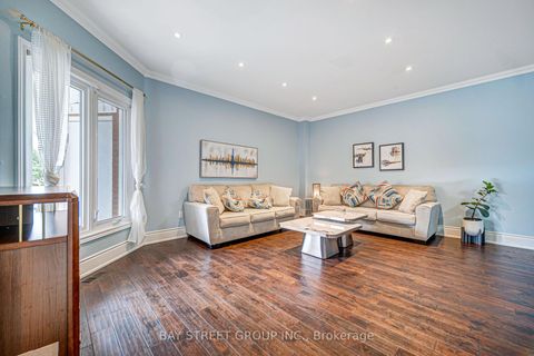 Photo 6 at 14 Rocksprings Avenue, Westbrook, Richmond Hill