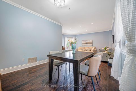 Photo 8 at 14 Rocksprings Avenue, Westbrook, Richmond Hill