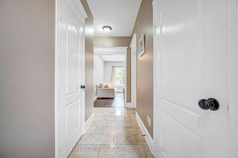 Photo 11 at 14 Rocksprings Avenue, Westbrook, Richmond Hill