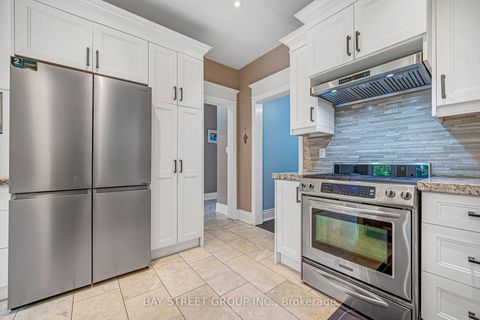 Photo 16 at 14 Rocksprings Avenue, Westbrook, Richmond Hill