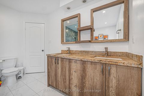 Photo 25 at 14 Rocksprings Avenue, Westbrook, Richmond Hill