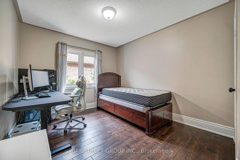Photo 27 at 14 Rocksprings Avenue, Westbrook, Richmond Hill