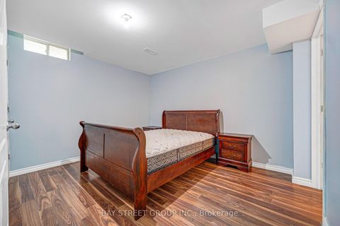 Photo 39 at 14 Rocksprings Avenue, Westbrook, Richmond Hill