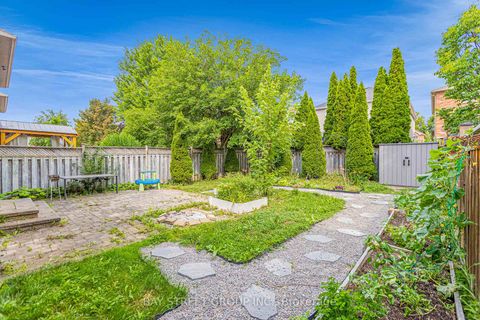 Photo 41 at 14 Rocksprings Avenue, Westbrook, Richmond Hill