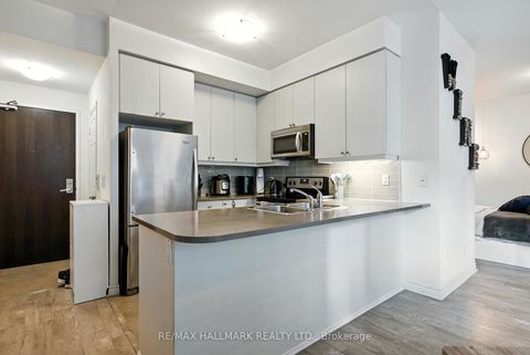 Photo 10 at 301 - 25 Lower Simcoe Street, Waterfront Communities C1, Toronto