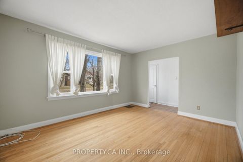 Photo 3 at 109 Pleasant Avenue, Newtonbrook West, Toronto