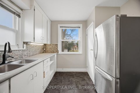 Photo 7 at 109 Pleasant Avenue, Newtonbrook West, Toronto