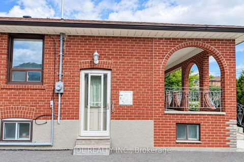 Photo 10 at 40 Montana Avenue, CFB, Toronto