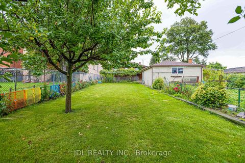 Photo 17 at 40 Montana Avenue, CFB, Toronto