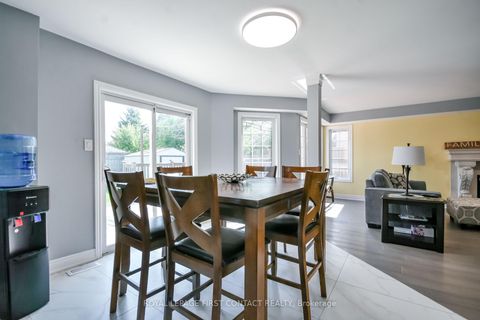 Photo 10 at 34 Bear Creek Drive, Holly, Barrie