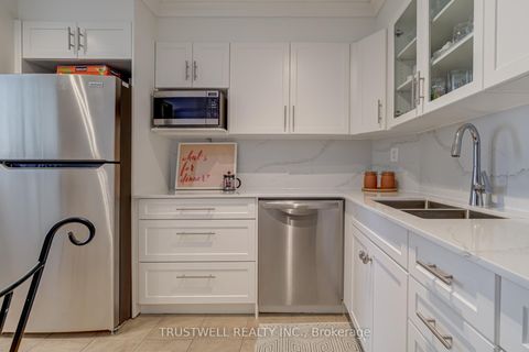 Photo 11 at A39 - 300 Mill Road, Markland Wood, Toronto