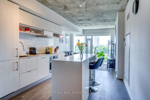 Photo 4 at 736 - 8 Hillsdale Avenue, Mount Pleasant West, Toronto