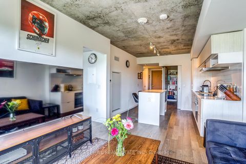 Photo 7 at 736 - 8 Hillsdale Avenue, Mount Pleasant West, Toronto