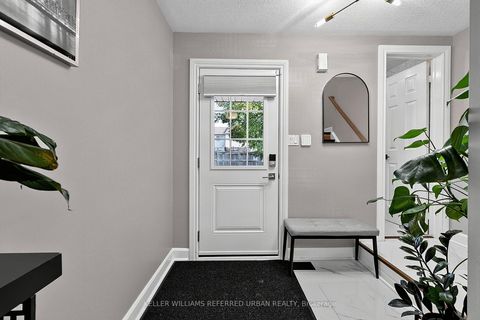 Photo 5 at 23 - 430 Mapleview Drive E, Painswick South, Barrie