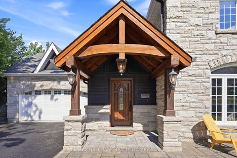 Photo 1 at 105 Duckworth Street, Codrington, Barrie