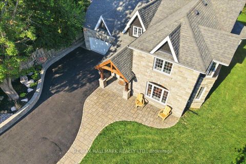 Photo 5 at 105 Duckworth Street, Codrington, Barrie