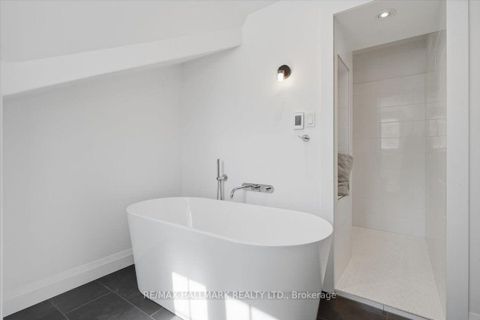 Photo 25 at 105 Duckworth Street, Codrington, Barrie