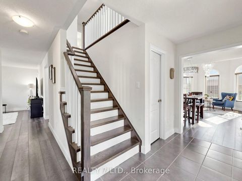 Photo 6 at 330 Cheryl Mews Boulevard, Woodland Hill, Newmarket