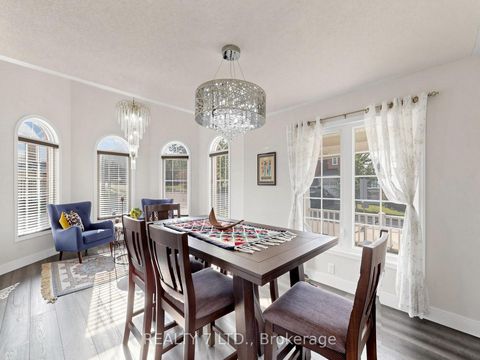 Photo 9 at 330 Cheryl Mews Boulevard, Woodland Hill, Newmarket