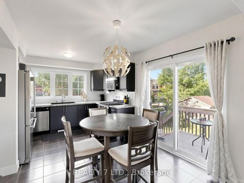 Photo 12 at 330 Cheryl Mews Boulevard, Woodland Hill, Newmarket