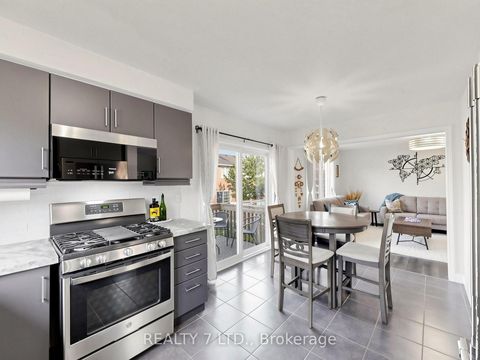 Photo 15 at 330 Cheryl Mews Boulevard, Woodland Hill, Newmarket