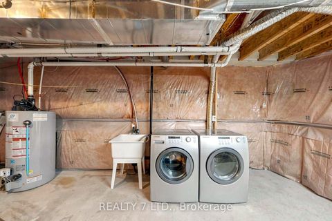 Photo 34 at 330 Cheryl Mews Boulevard, Woodland Hill, Newmarket