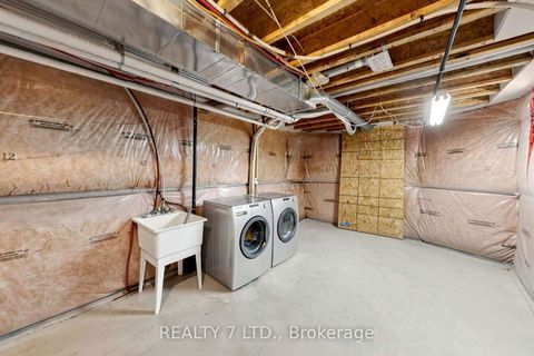 Photo 35 at 330 Cheryl Mews Boulevard, Woodland Hill, Newmarket
