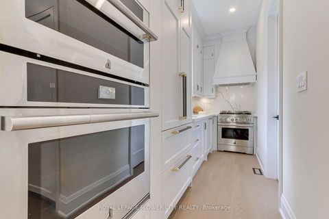 Photo 9 at 140 Hillmount Avenue, Lawrence, Toronto