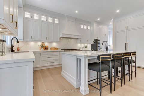 Photo 10 at 140 Hillmount Avenue, Lawrence, Toronto