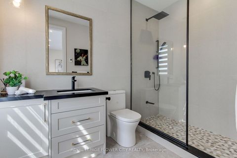 Photo 27 at 140 Hillmount Avenue, Lawrence, Toronto