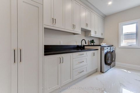 Photo 31 at 140 Hillmount Avenue, Lawrence, Toronto