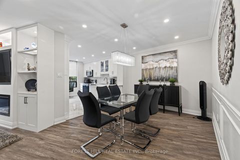 Photo 11 at 301 - 333 Clark Avenue W, Yorkhill, Vaughan