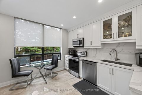Photo 16 at 301 - 333 Clark Avenue W, Yorkhill, Vaughan