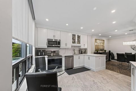 Photo 19 at 301 - 333 Clark Avenue W, Yorkhill, Vaughan