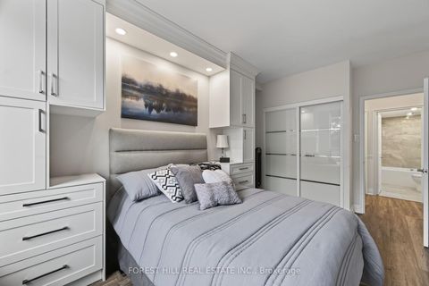 Photo 29 at 301 - 333 Clark Avenue W, Yorkhill, Vaughan