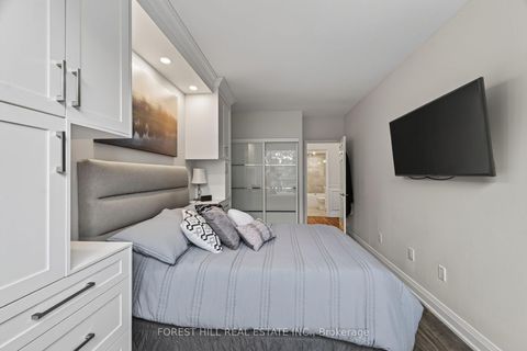 Photo 30 at 301 - 333 Clark Avenue W, Yorkhill, Vaughan