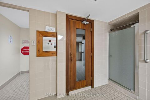 Photo 35 at 301 - 333 Clark Avenue W, Yorkhill, Vaughan