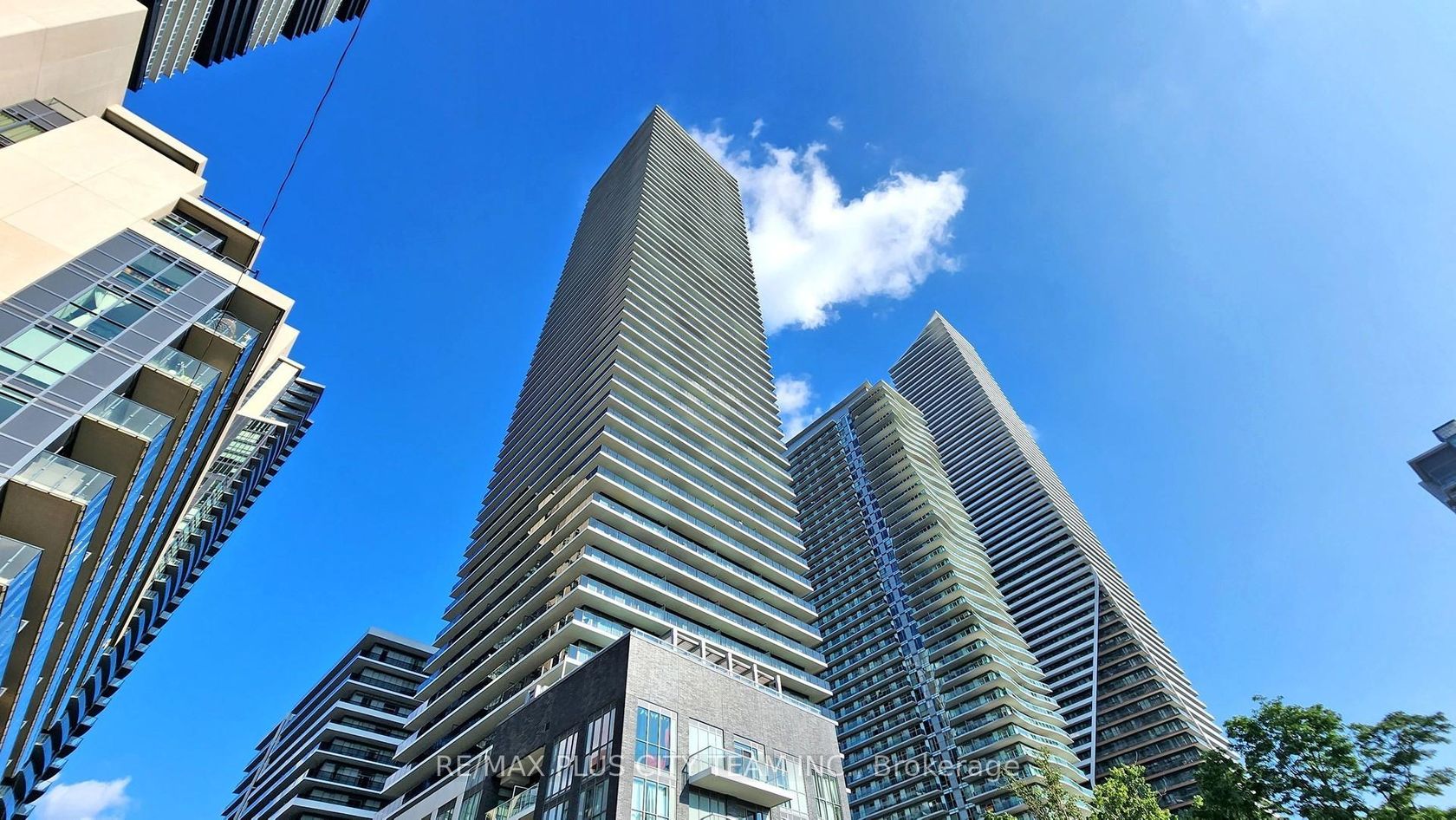 205 - 70 Annie Craig Drive W, Mimico, Toronto photo number 2