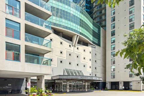 Photo 1 at 504 - 77 Harbour Square, Waterfront Communities C1, Toronto
