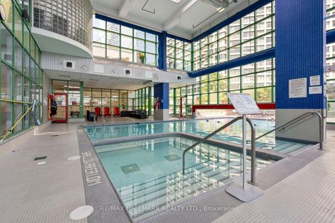 Photo 11 at 504 - 77 Harbour Square, Waterfront Communities C1, Toronto