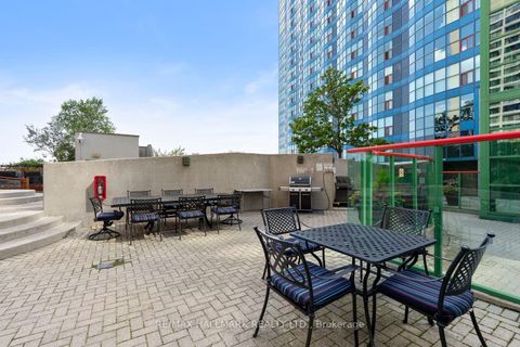 Photo 12 at 504 - 77 Harbour Square, Waterfront Communities C1, Toronto
