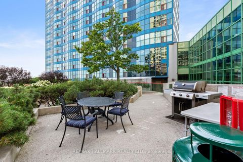 Photo 15 at 504 - 77 Harbour Square, Waterfront Communities C1, Toronto