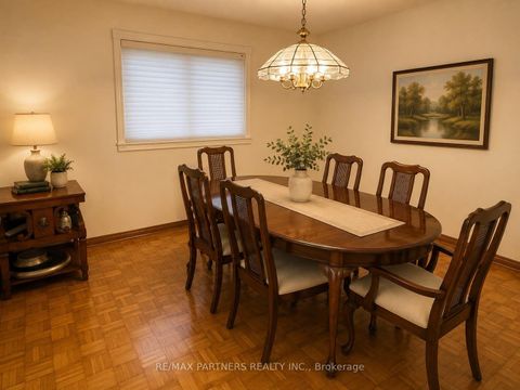 Photo 7 at 2 Glenhurst Road, Doncrest, Richmond Hill