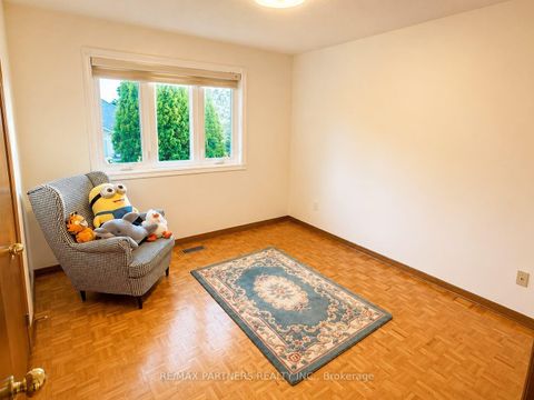 Photo 13 at 2 Glenhurst Road, Doncrest, Richmond Hill