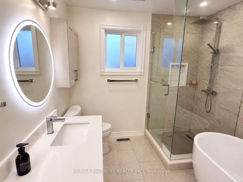 Photo 14 at 2 Glenhurst Road, Doncrest, Richmond Hill