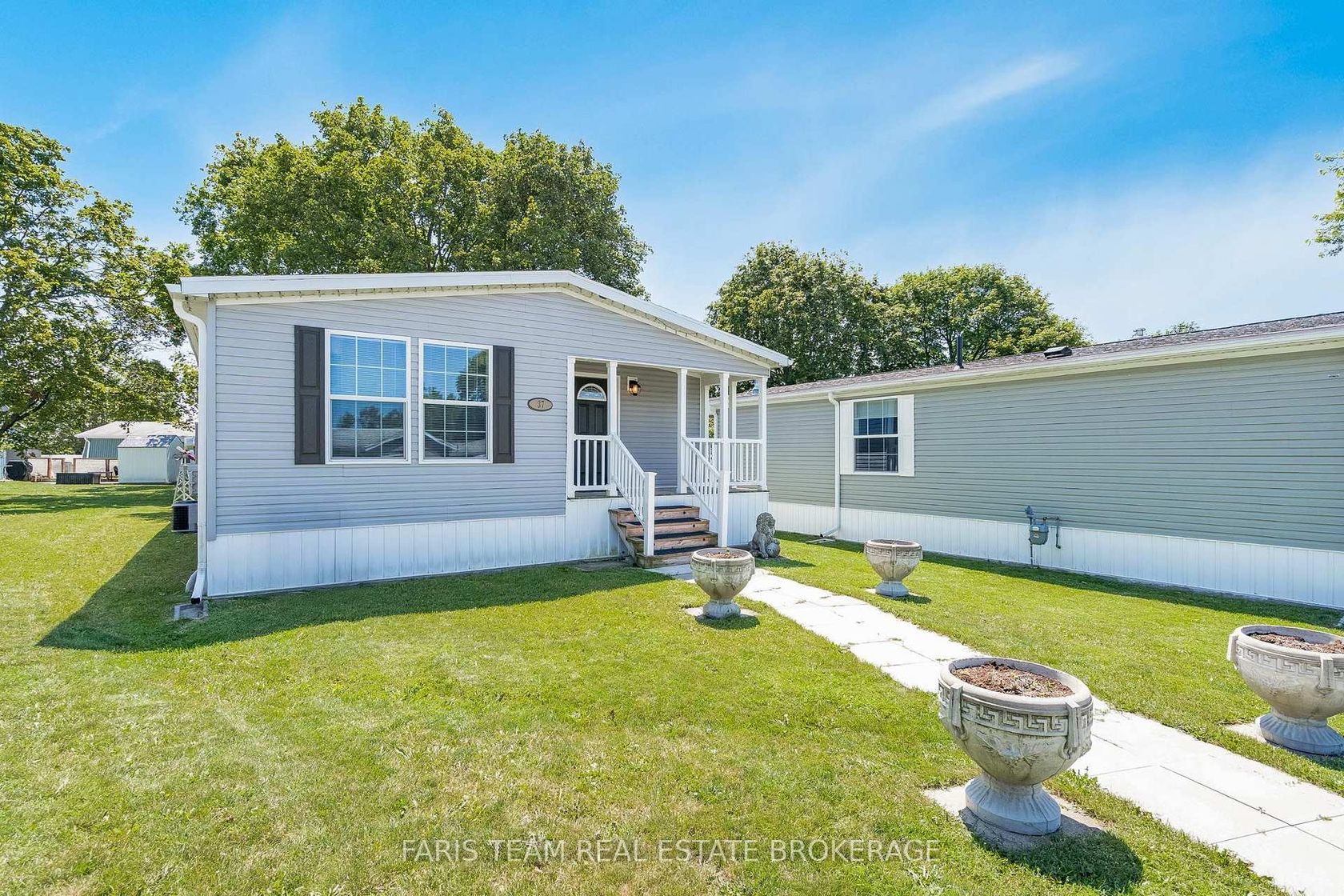 37 Hawthorne Drive, Rural Innisfil, Innisfil photo number 2