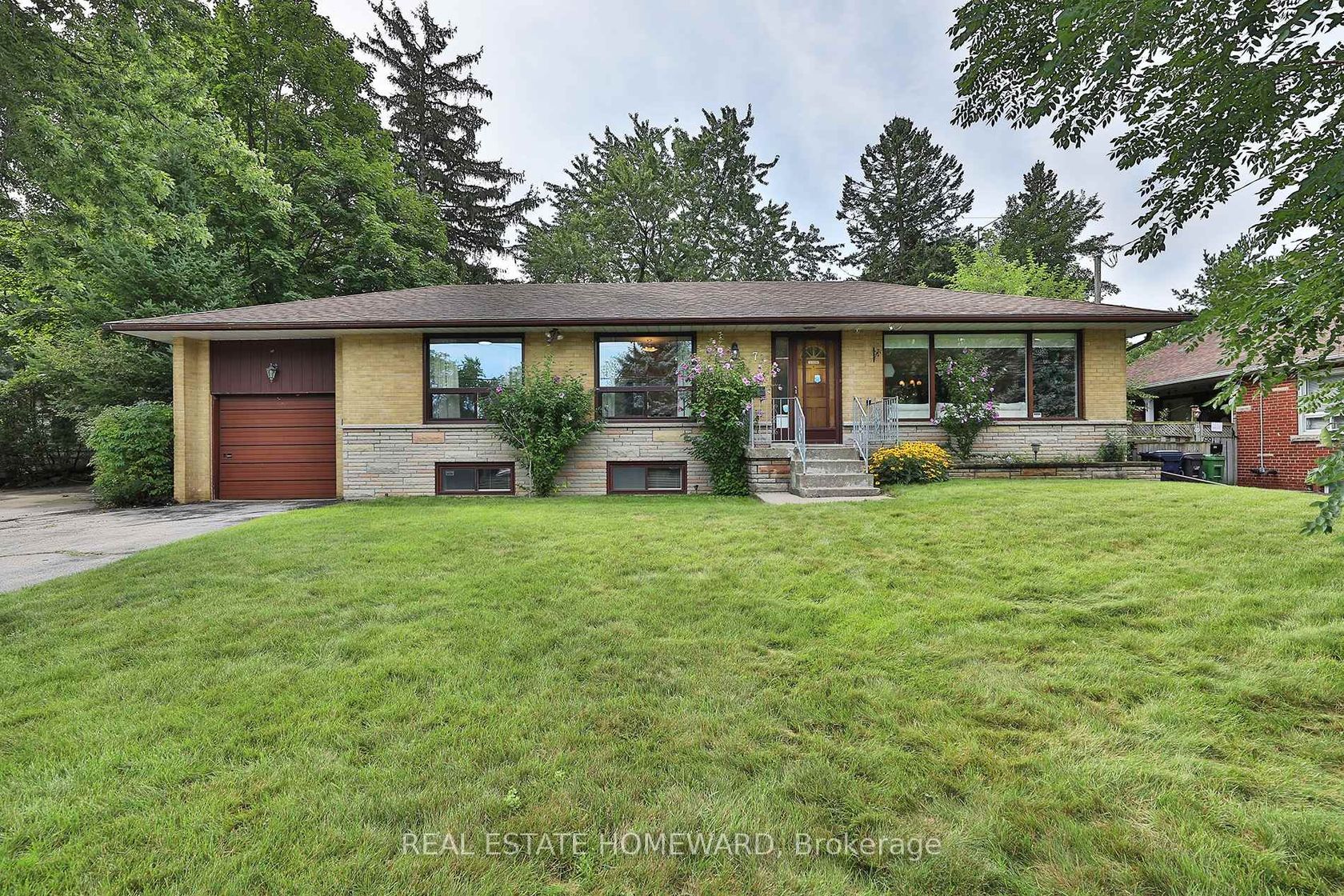 71 Gatesview Avenue, Scarborough Village, Toronto 