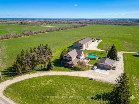 Photo 1 at 1931 Conc 10 Nottawasaga Concession, Rural Clearview, Clearview