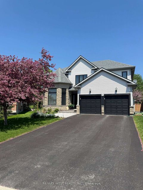 Photo 2 at 90 Birkhall Place, Shore, Barrie