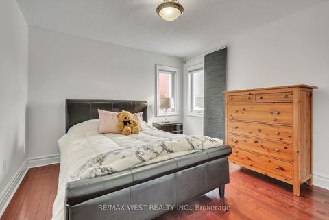 Photo 12 at 90 Birkhall Place, Shore, Barrie